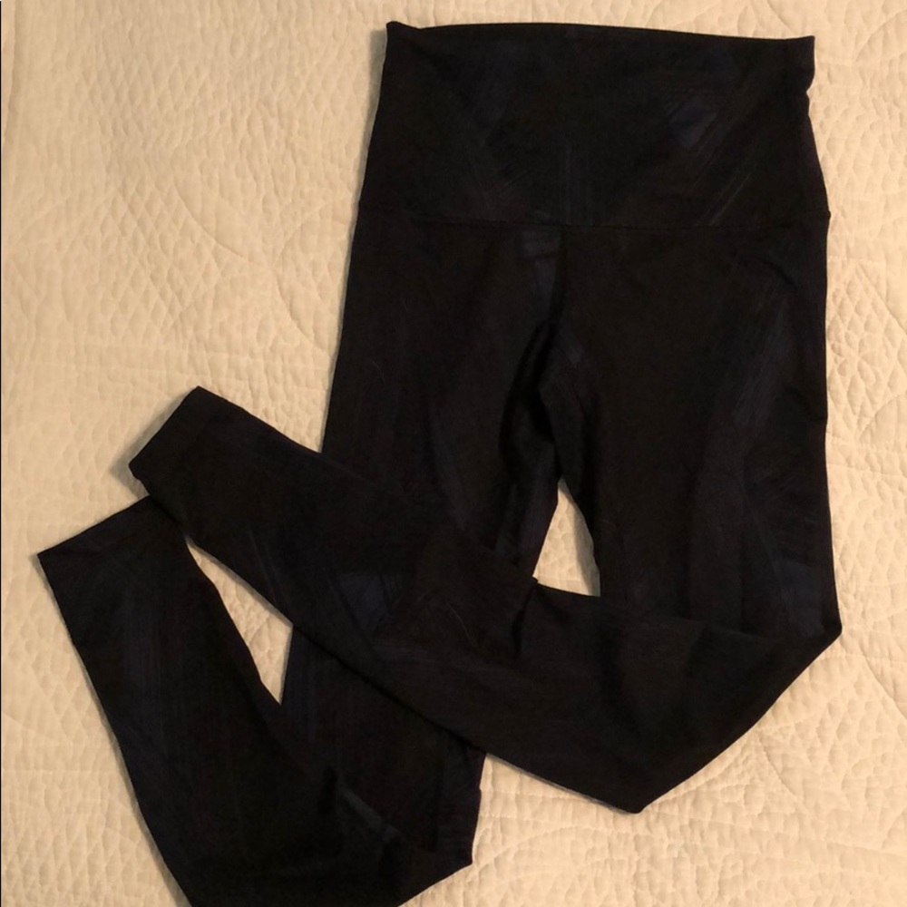 Lululemon Wunder Under pant size 6